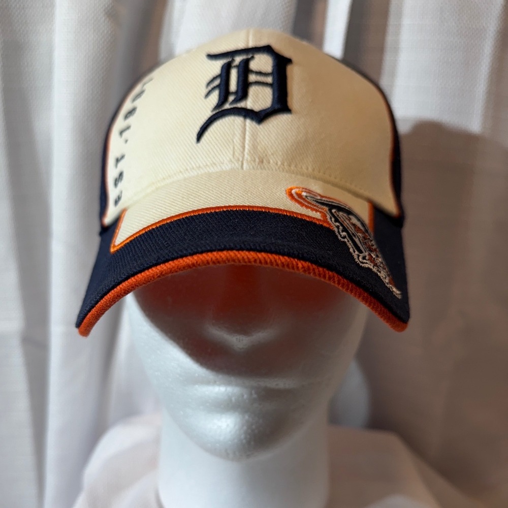 Detroit Tigers MLB Hat Fan Favorite‎ Navy Cream Orange Adjustable Baseball Cap